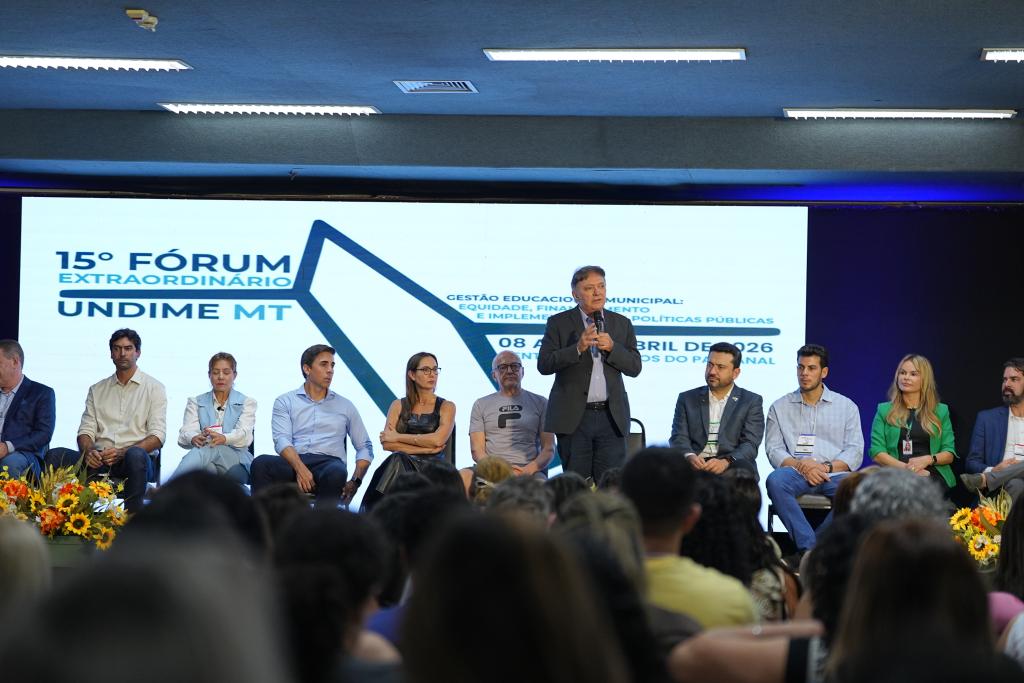 Conselheiro Antonio Joaquim durante a abertura do 15º Fórum Estadual Extraordinário da Undime.
