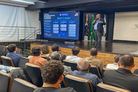 Visita técnica dos estudantes de TI da UFMT